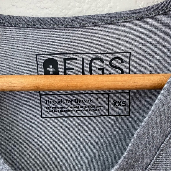 Figs Graphite Gray Scrub Top - Picture 2 of 3